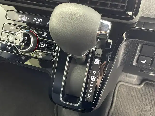 ダイハツ タント カスタム X 群馬県 2019(令1)年 4.6万km ファイアークォーツレッドM 純正ナビ バックカメラ　衝突被害軽減ブレーキ　ウェルカムオープン両側電動スライドドア　ロングスライドシート　ハーフレザーシート　前席シートヒーター　アイドリングストップ　LED　オートライト　禁煙車