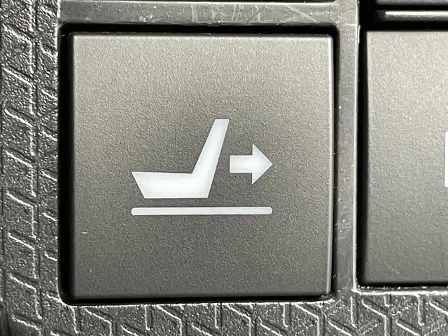 ダイハツ タント カスタム X 群馬県 2019(令1)年 4.6万km ファイアークォーツレッドM 純正ナビ バックカメラ　衝突被害軽減ブレーキ　ウェルカムオープン両側電動スライドドア　ロングスライドシート　ハーフレザーシート　前席シートヒーター　アイドリングストップ　LED　オートライト　禁煙車