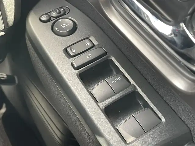 ホンダ Ｎ ＢＯＸ カスタム ターボ 千葉県 2024(令6)年 0.4万km トワイライトミストブラックパール ホンダセンシング/　衝突軽減ブレーキ/レーンキープアシスト/　レーダークルーズコントロール/オートハイビーム/　クリアランスソナー/純正9インチメモリナビ/　フルセグ/BT/カープレイ/バックカメラ/ステアリングスイッチ/パドルシフト/両側パワースライドドア/ハーフレザーシート/シートヒーター(D/N席)/電動パーキングブレーキ/ブレーキホールド/スマートキー/プッシュスタート/電動格納/ウィンカーミラー/LEDヘッドライト/オートライト/フロアマット/純正15インチAW
