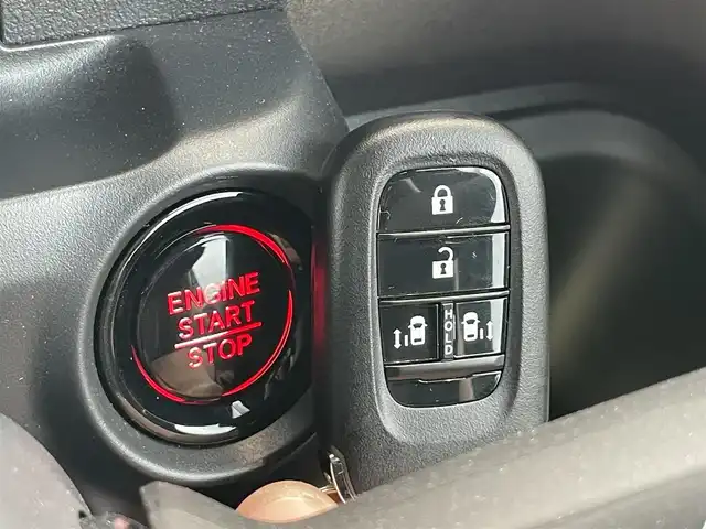ホンダ Ｎ ＢＯＸ カスタム ターボ 千葉県 2024(令6)年 0.4万km トワイライトミストブラックパール ホンダセンシング/　衝突軽減ブレーキ/レーンキープアシスト/　レーダークルーズコントロール/オートハイビーム/　クリアランスソナー/純正9インチメモリナビ/　フルセグ/BT/カープレイ/バックカメラ/ステアリングスイッチ/パドルシフト/両側パワースライドドア/ハーフレザーシート/シートヒーター(D/N席)/電動パーキングブレーキ/ブレーキホールド/スマートキー/プッシュスタート/電動格納/ウィンカーミラー/LEDヘッドライト/オートライト/フロアマット/純正15インチAW
