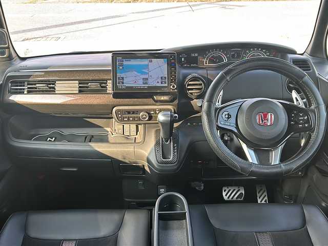 ホンダ Ｎ ＢＯＸ 石川県 2018(平30)年 7.7万km プラチナホワイトパール ワンオーナー/ホンダセンシング/・衝突被害軽減/・レーダークルーズコントロール/・誤発進抑制機能（前方・後方）/・先行車発進お知らせ機能/・車線逸脱抑制機能/・路外逸脱抑制機能/・標識認識機能/・オートハイビーム/純正9インチナビゲーション/【CD・DVD・Bluetooth・フルセグTV・SD】/型式：VXU-195NBi/バックカメラ/両側パワースライドドア/ドライブレコーダー/パドルシフト/ビルトインETC/オートライト/・LEDヘッドライト/・社外LEDフォグランプ/電動格納ミラー/・ウィンカーミラー/プッシュスタート/・スペアキー1本/取扱説明書/保証書