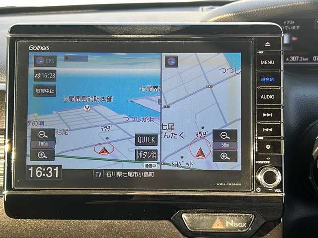 ホンダ Ｎ ＢＯＸ 石川県 2018(平30)年 7.7万km プラチナホワイトパール ワンオーナー/ホンダセンシング/・衝突被害軽減/・レーダークルーズコントロール/・誤発進抑制機能（前方・後方）/・先行車発進お知らせ機能/・車線逸脱抑制機能/・路外逸脱抑制機能/・標識認識機能/・オートハイビーム/純正9インチナビゲーション/【CD・DVD・Bluetooth・フルセグTV・SD】/型式：VXU-195NBi/バックカメラ/両側パワースライドドア/ドライブレコーダー/パドルシフト/ビルトインETC/オートライト/・LEDヘッドライト/・社外LEDフォグランプ/電動格納ミラー/・ウィンカーミラー/プッシュスタート/・スペアキー1本/取扱説明書/保証書