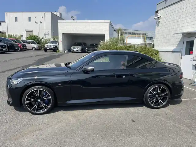 ＢＭＷ ＢＭＷ Ｍ２４０ｉ xDriveクーペ 神奈川県 2024(令6)年 0.9万km サファイアブラックP １オーナー/ハイラインパッケージ/・ヴァーネスカレザーシート/ファストトラックパッケージ/・19インチアロイホイール/・アダプティブMサスペンション/・Mテクノロジーパッケージ/ヘッドアップディスプレイ/ワイヤレススマホ充電/運転支援装置/・衝突軽減ブレーキ/・レーンデパーチャウォーニング/・アクティブクルーズコントロール/・パークアシストシステム/・ハイビームアシスト/全方位カメラ/スマートキーX2/2.0ETC/新車時手帳、取説