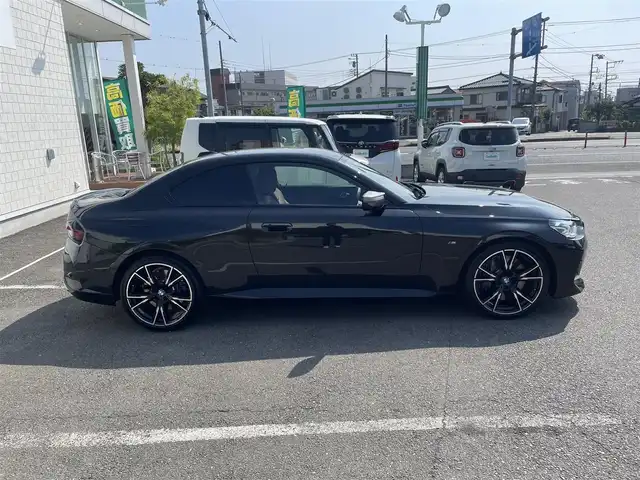ＢＭＷ ＢＭＷ Ｍ２４０ｉ xDriveクーペ 神奈川県 2024(令6)年 0.9万km サファイアブラックP １オーナー/ハイラインパッケージ/・ヴァーネスカレザーシート/ファストトラックパッケージ/・19インチアロイホイール/・アダプティブMサスペンション/・Mテクノロジーパッケージ/ヘッドアップディスプレイ/ワイヤレススマホ充電/運転支援装置/・衝突軽減ブレーキ/・レーンデパーチャウォーニング/・アクティブクルーズコントロール/・パークアシストシステム/・ハイビームアシスト/全方位カメラ/スマートキーX2/2.0ETC/新車時手帳、取説
