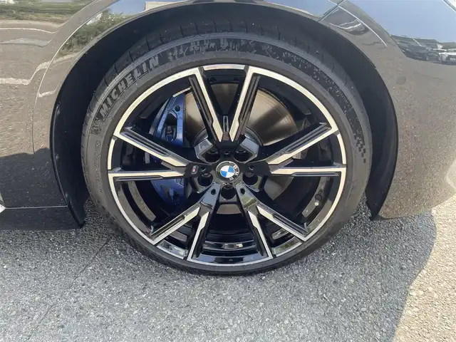 ＢＭＷ ＢＭＷ Ｍ２４０ｉ xDriveクーペ 神奈川県 2024(令6)年 0.9万km サファイアブラックP １オーナー/ハイラインパッケージ/・ヴァーネスカレザーシート/ファストトラックパッケージ/・19インチアロイホイール/・アダプティブMサスペンション/・Mテクノロジーパッケージ/ヘッドアップディスプレイ/ワイヤレススマホ充電/運転支援装置/・衝突軽減ブレーキ/・レーンデパーチャウォーニング/・アクティブクルーズコントロール/・パークアシストシステム/・ハイビームアシスト/全方位カメラ/スマートキーX2/2.0ETC/新車時手帳、取説