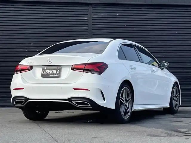 メルセデス・ベンツ Ａ１８０ セダン スタイル AMGライン 三重県 2020(令2)年 1.9万km ポーラホワイト アドバンスドＰＫＧ　/ロゴ付ブレーキ　/マルチビームＬＥＤ　/ＨＵＤ　/ＡＣＣ　/３６０°カメラ　/フルセグＴＶ　/前後ドラレコ　/純正１８ＡＷ　/パワーシート　/シートヒーター　/ハーフレザー　/ナビゲーションＰＫＧ