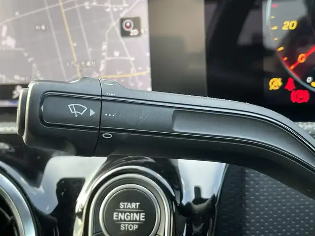 メルセデス・ベンツ Ａ１８０ セダン スタイル AMGライン 三重県 2020(令2)年 1.9万km ポーラホワイト アドバンスドＰＫＧ　/ロゴ付ブレーキ　/マルチビームＬＥＤ　/ＨＵＤ　/ＡＣＣ　/３６０°カメラ　/フルセグＴＶ　/前後ドラレコ　/純正１８ＡＷ　/パワーシート　/シートヒーター　/ハーフレザー　/ナビゲーションＰＫＧ