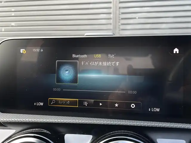 メルセデス・ベンツ Ａ１８０ セダン スタイル AMGライン 三重県 2020(令2)年 1.9万km ポーラホワイト アドバンスドＰＫＧ　/ロゴ付ブレーキ　/マルチビームＬＥＤ　/ＨＵＤ　/ＡＣＣ　/３６０°カメラ　/フルセグＴＶ　/前後ドラレコ　/純正１８ＡＷ　/パワーシート　/シートヒーター　/ハーフレザー　/ナビゲーションＰＫＧ
