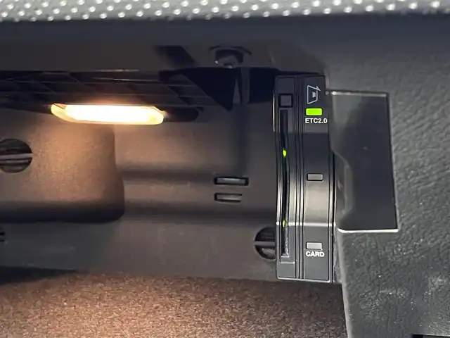 メルセデス・ベンツ Ａ１８０ セダン スタイル AMGライン 三重県 2020(令2)年 1.9万km ポーラホワイト アドバンスドＰＫＧ　/ロゴ付ブレーキ　/マルチビームＬＥＤ　/ＨＵＤ　/ＡＣＣ　/３６０°カメラ　/フルセグＴＶ　/前後ドラレコ　/純正１８ＡＷ　/パワーシート　/シートヒーター　/ハーフレザー　/ナビゲーションＰＫＧ