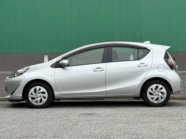 トヨタ アクア S ビジネスパッケージ 千葉県 2020(令2)年 4.4万km シルバーM 純正SDナビ/Bluetooth/前後ドライブレコーダー/ETC/バックカメラ/トヨタセーフティセンス/オートハイビーム/純正フロアマット