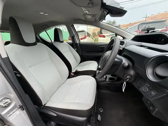 トヨタ アクア S ビジネスパッケージ 千葉県 2020(令2)年 4.4万km シルバーM 純正SDナビ/Bluetooth/前後ドライブレコーダー/ETC/バックカメラ/トヨタセーフティセンス/オートハイビーム/純正フロアマット