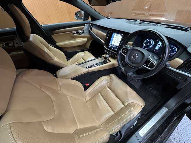ボルボ Ｖ９０ T6 AWD インスクリプション 千葉県 2017(平29)年 3.8万km 黒Ｍ 茶革シート　/パノラマSR　/Bowers/Wilkinsサウンド　/HUD　/ACC/ナビ　/TV/360°Bluetooth接続　/CarPlay　/シートH　/ベンチレーション　/アクティブパーキング　/電動リアゲート　/LEDライト　/衝突軽減B　/LKA/BSM /ETC