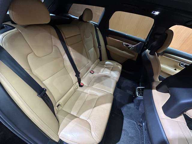 ボルボ Ｖ９０ T6 AWD インスクリプション 千葉県 2017(平29)年 3.8万km 黒Ｍ 茶革シート　/パノラマSR　/Bowers/Wilkinsサウンド　/HUD　/ACC/ナビ　/TV/360°Bluetooth接続　/CarPlay　/シートH　/ベンチレーション　/アクティブパーキング　/電動リアゲート　/LEDライト　/衝突軽減B　/LKA/BSM /ETC