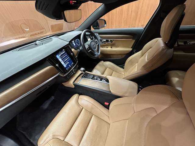 ボルボ Ｖ９０ T6 AWD インスクリプション 千葉県 2017(平29)年 3.8万km 黒Ｍ 茶革シート　/パノラマSR　/Bowers/Wilkinsサウンド　/HUD　/ACC/ナビ　/TV/360°Bluetooth接続　/CarPlay　/シートH　/ベンチレーション　/アクティブパーキング　/電動リアゲート　/LEDライト　/衝突軽減B　/LKA/BSM /ETC