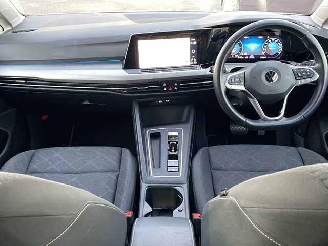 フォルクスワーゲン ＶＷ ゴルフ ヴァリアント TDI アクティブアドバンス 徳島県 2023(令5)年 3.9万km 白 純正【10.5インチナビ】/（ラジオ・Bluetooth・TV・apple connect）/バックカメラ/シートヒーター/ステアリングヒーター/t追従機能付きコントロール/ルーフレール/クリアランスソナー/オールウェザーライト/バニティーランプ/ＬＥＤヘッドライト/オートハイビーム/ＥＴＣ２．０/前後ドラレコ/純正ＡＷ/ドライバー疲労検知システム/Side Assist/Front Assist/リアトラッキングアシスト/タイプC入力端子/純正フロアマット
