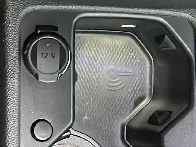 フォルクスワーゲン ＶＷ ゴルフ ヴァリアント TDI アクティブアドバンス 徳島県 2023(令5)年 3.9万km 白 純正【10.5インチナビ】/（ラジオ・Bluetooth・TV・apple connect）/バックカメラ/シートヒーター/ステアリングヒーター/t追従機能付きコントロール/ルーフレール/クリアランスソナー/オールウェザーライト/バニティーランプ/ＬＥＤヘッドライト/オートハイビーム/ＥＴＣ２．０/前後ドラレコ/純正ＡＷ/ドライバー疲労検知システム/Side Assist/Front Assist/リアトラッキングアシスト/タイプC入力端子/純正フロアマット