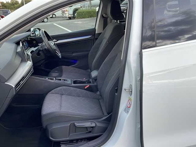 フォルクスワーゲン ＶＷ ゴルフ ヴァリアント TDI アクティブアドバンス 徳島県 2023(令5)年 3.9万km 白 純正【10.5インチナビ】/（ラジオ・Bluetooth・TV・apple connect）/バックカメラ/シートヒーター/ステアリングヒーター/t追従機能付きコントロール/ルーフレール/クリアランスソナー/オールウェザーライト/バニティーランプ/ＬＥＤヘッドライト/オートハイビーム/ＥＴＣ２．０/前後ドラレコ/純正ＡＷ/ドライバー疲労検知システム/Side Assist/Front Assist/リアトラッキングアシスト/タイプC入力端子/純正フロアマット