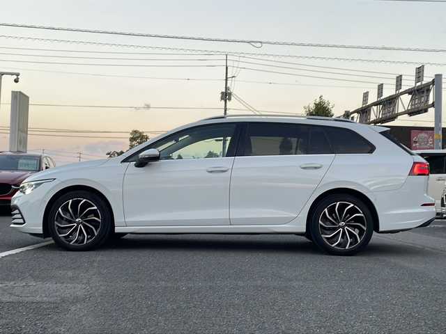 フォルクスワーゲン ＶＷ ゴルフ ヴァリアント TDI アクティブアドバンス 徳島県 2023(令5)年 3.9万km 白 純正【10.5インチナビ】/（ラジオ・Bluetooth・TV・apple connect）/バックカメラ/シートヒーター/ステアリングヒーター/t追従機能付きコントロール/ルーフレール/クリアランスソナー/オールウェザーライト/バニティーランプ/ＬＥＤヘッドライト/オートハイビーム/ＥＴＣ２．０/前後ドラレコ/純正ＡＷ/ドライバー疲労検知システム/Side Assist/Front Assist/リアトラッキングアシスト/タイプC入力端子/純正フロアマット