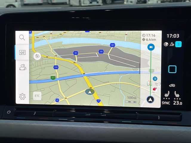 フォルクスワーゲン ＶＷ ゴルフ ヴァリアント TDI アクティブアドバンス 徳島県 2023(令5)年 3.9万km 白 純正【10.5インチナビ】/（ラジオ・Bluetooth・TV・apple connect）/バックカメラ/シートヒーター/ステアリングヒーター/t追従機能付きコントロール/ルーフレール/クリアランスソナー/オールウェザーライト/バニティーランプ/ＬＥＤヘッドライト/オートハイビーム/ＥＴＣ２．０/前後ドラレコ/純正ＡＷ/ドライバー疲労検知システム/Side Assist/Front Assist/リアトラッキングアシスト/タイプC入力端子/純正フロアマット