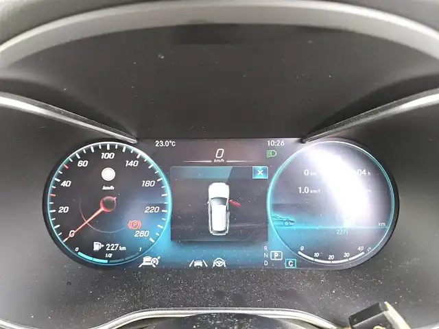 メルセデス・ベンツ ＧＬＣ３００ 4マチック 愛知県 2020(令2)年 6.7万km セレナイトグレー 〇４WD/〇ワンオーナー/〇純正10.25インチワイドディスプレイ/〇フルセグTV/〇パワーバックドア/〇ETC2.0/〇ドライブレコーダー/〇クルーズコントロール/〇コーナーセンサー/〇レーダーセーフティパッケージ/〇ターボ/〇LEDヘッドランプ/〇アダプティブハイビームアシスト/〇革巻きステアリングホイール/〇ブラック合皮/ファブリックコンビシート/〇パワーシート/シートヒーター/〇純正19インチアルミホイール/〇クロームルーフレール/〇キーレスゴー/〇禁煙車