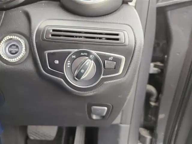 メルセデス・ベンツ ＧＬＣ３００ 4マチック 愛知県 2020(令2)年 6.7万km セレナイトグレー 〇４WD/〇ワンオーナー/〇純正10.25インチワイドディスプレイ/〇フルセグTV/〇パワーバックドア/〇ETC2.0/〇ドライブレコーダー/〇クルーズコントロール/〇コーナーセンサー/〇レーダーセーフティパッケージ/〇ターボ/〇LEDヘッドランプ/〇アダプティブハイビームアシスト/〇革巻きステアリングホイール/〇ブラック合皮/ファブリックコンビシート/〇パワーシート/シートヒーター/〇純正19インチアルミホイール/〇クロームルーフレール/〇キーレスゴー/〇禁煙車