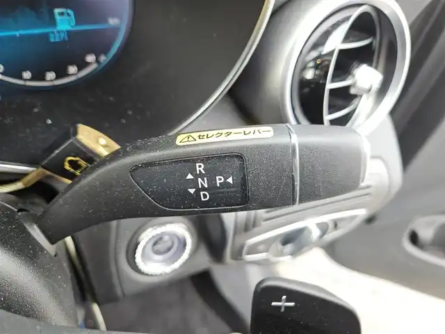 メルセデス・ベンツ ＧＬＣ３００ 4マチック 愛知県 2020(令2)年 6.7万km セレナイトグレー 〇４WD/〇ワンオーナー/〇純正10.25インチワイドディスプレイ/〇フルセグTV/〇パワーバックドア/〇ETC2.0/〇ドライブレコーダー/〇クルーズコントロール/〇コーナーセンサー/〇レーダーセーフティパッケージ/〇ターボ/〇LEDヘッドランプ/〇アダプティブハイビームアシスト/〇革巻きステアリングホイール/〇ブラック合皮/ファブリックコンビシート/〇パワーシート/シートヒーター/〇純正19インチアルミホイール/〇クロームルーフレール/〇キーレスゴー/〇禁煙車