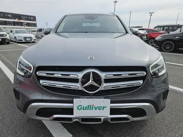 メルセデス・ベンツ ＧＬＣ３００ 4マチック 愛知県 2020(令2)年 6.7万km セレナイトグレー 〇４WD/〇ワンオーナー/〇純正10.25インチワイドディスプレイ/〇フルセグTV/〇パワーバックドア/〇ETC2.0/〇ドライブレコーダー/〇クルーズコントロール/〇コーナーセンサー/〇レーダーセーフティパッケージ/〇ターボ/〇LEDヘッドランプ/〇アダプティブハイビームアシスト/〇革巻きステアリングホイール/〇ブラック合皮/ファブリックコンビシート/〇パワーシート/シートヒーター/〇純正19インチアルミホイール/〇クロームルーフレール/〇キーレスゴー/〇禁煙車