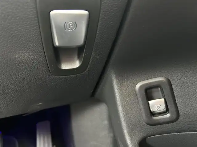 メルセデス・ベンツ ＧＬＣ３００ 4マチック 愛知県 2020(令2)年 6.7万km セレナイトグレー 〇4WD/〇ワンオーナー/〇純正10.25インチナビ/〇フルセグTV/〇パワーバックドア/〇360°カメラシステム/〇ETC2.0/〇純正ドライブレコーダー/〇アクティブディスタンスアシストディストロニック/〇パークトロニック/〇レーダーセーフティパッケージ/・アクティブエマージェンシーストップアシスト/・アクティブレーンキーピングアシスト/・アクティブブラインドスポットアシスト/〇ターボ/〇LEDヘッドランプ/〇アダプティブハイビームアシスト/〇革巻きステアリングホイール/〇ハーフレザーシート/〇全席シートヒーター/〇前席メモリー機能付パワーシート/〇クロームルーフレール/〇純正19インチアルミホイール/〇キーレスゴー/〇禁煙車