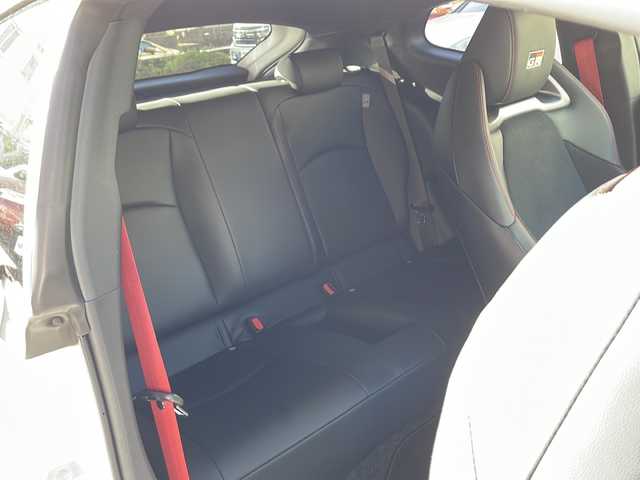 トヨタ ＧＲヤリス RZ ハイパフォーマンス 宮崎県 2024(令6)年 0.2万km スーパーホワイトⅡ Ｂｌｕｅｔｏｏｔｈ接続　ディスプレイオーディオ　ＥＴＣ　バックカメラ　ドライブレコーダー　純正フロアマット　純正アルミホイール　クルーズコントロール　ハンドルヒーター　ＢＳＭ