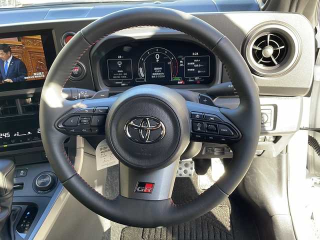 トヨタ ＧＲヤリス RZ ハイパフォーマンス 宮崎県 2024(令6)年 0.2万km スーパーホワイトⅡ Ｂｌｕｅｔｏｏｔｈ接続　ディスプレイオーディオ　ＥＴＣ　バックカメラ　ドライブレコーダー　純正フロアマット　純正アルミホイール　クルーズコントロール　ハンドルヒーター　ＢＳＭ