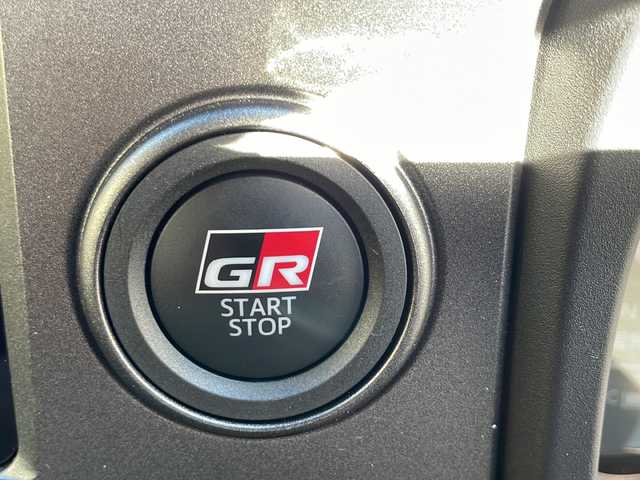 トヨタ ＧＲヤリス RZ ハイパフォーマンス 宮崎県 2024(令6)年 0.2万km スーパーホワイトⅡ Ｂｌｕｅｔｏｏｔｈ接続　ディスプレイオーディオ　ＥＴＣ　バックカメラ　ドライブレコーダー　純正フロアマット　純正アルミホイール　クルーズコントロール　ハンドルヒーター　ＢＳＭ