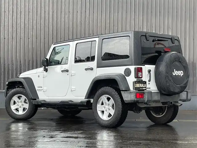 クライスラー・ジープ ジープ ラングラー 青森県 2016(平28)年 5.9万km ブライトホワイト 社外メモリナビ/(フルセグTV/CD/DVD/Bluetooth)/後席モニター/バックカメラ/ドライブレコーダー　前のみ/4WD/ETC/サイドモニター/純正アルミホイール/純正フロアマット/オートライト/保証書取説　あり