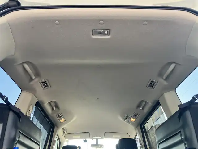 日産 セレナ ハイウェイスター 静岡県 2012(平24)年 14.5万km ブリリアントホワイトパール エンジンスタートボタン/パワーステアリング/パワーウィンドウ/アイドリングストップ/スマートキー/Wオートエアコン/クルーズコントロール/ETC/バックカメラ/純正ナビ（CD/DVD/BT/フルセグ）/三列シート/ドライブレコーダー/純正フロアマット/ウォークスルー/布シート/両側パワースライドドア/純正アルミホイール/ABS/横滑り防止装置/盗難防止装置/オートライト/キセノン/Wエアバッグ