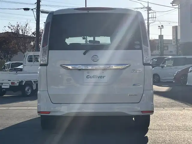 日産 セレナ ハイウェイスター 静岡県 2012(平24)年 14.5万km ブリリアントホワイトパール エンジンスタートボタン/パワーステアリング/パワーウィンドウ/アイドリングストップ/スマートキー/Wオートエアコン/クルーズコントロール/ETC/バックカメラ/純正ナビ（CD/DVD/BT/フルセグ）/三列シート/ドライブレコーダー/純正フロアマット/ウォークスルー/布シート/両側パワースライドドア/純正アルミホイール/ABS/横滑り防止装置/盗難防止装置/オートライト/キセノン/Wエアバッグ