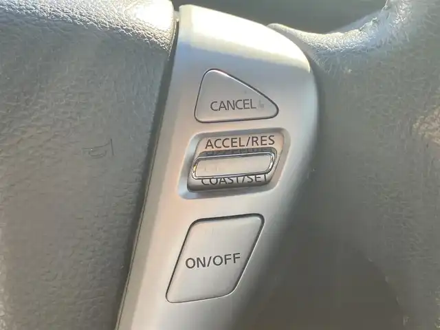 日産 セレナ ハイウェイスター 静岡県 2012(平24)年 14.5万km ブリリアントホワイトパール エンジンスタートボタン/パワーステアリング/パワーウィンドウ/アイドリングストップ/スマートキー/Wオートエアコン/クルーズコントロール/ETC/バックカメラ/純正ナビ（CD/DVD/BT/フルセグ）/三列シート/ドライブレコーダー/純正フロアマット/ウォークスルー/布シート/両側パワースライドドア/純正アルミホイール/ABS/横滑り防止装置/盗難防止装置/オートライト/キセノン/Wエアバッグ