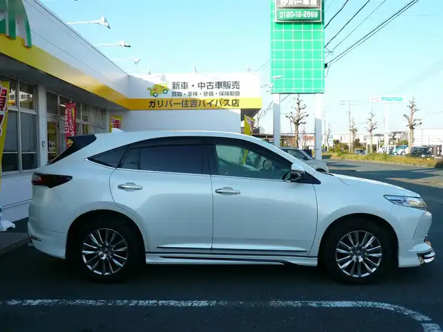 トヨタ ハリアー プレミアム 静岡県 2019(平31)年 2.8万km ホワイトパールクリスタルシャイン ワンオーナー/禁煙車/モデリスタエアロ/ALPINEナビ/バックカメラ/フルセグテレビ/Bluetooth/DVD再生/セーフティーセンス/・プリクラッシュセーフティー/・レーンディパーチャーアラート/・レーダークルーズコントロール/・アダプティプハイビーム/ハーフレーザーシート/パワーシート/パワーバックドア/スマートキー/スペアキー/カードキー/フロアマット/ETC/新車保証書/取扱説明書
