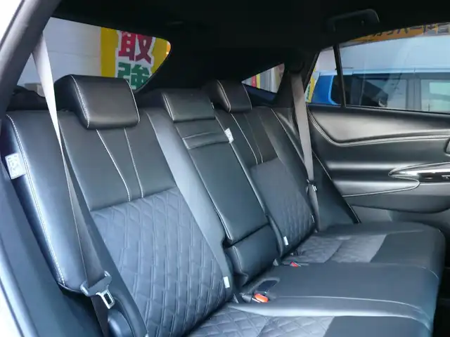 トヨタ ハリアー プレミアム 静岡県 2019(平31)年 2.8万km ホワイトパールクリスタルシャイン ワンオーナー/禁煙車/モデリスタエアロ/ALPINEナビ/バックカメラ/フルセグテレビ/Bluetooth/DVD再生/セーフティーセンス/・プリクラッシュセーフティー/・レーンディパーチャーアラート/・レーダークルーズコントロール/・アダプティプハイビーム/ハーフレーザーシート/パワーシート/パワーバックドア/スマートキー/スペアキー/カードキー/フロアマット/ETC/新車保証書/取扱説明書