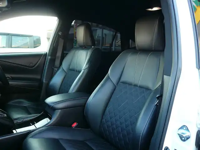 トヨタ ハリアー プレミアム 静岡県 2019(平31)年 2.8万km ホワイトパールクリスタルシャイン ワンオーナー/禁煙車/モデリスタエアロ/ALPINEナビ/バックカメラ/フルセグテレビ/Bluetooth/DVD再生/セーフティーセンス/・プリクラッシュセーフティー/・レーンディパーチャーアラート/・レーダークルーズコントロール/・アダプティプハイビーム/ハーフレーザーシート/パワーシート/パワーバックドア/スマートキー/スペアキー/カードキー/フロアマット/ETC/新車保証書/取扱説明書