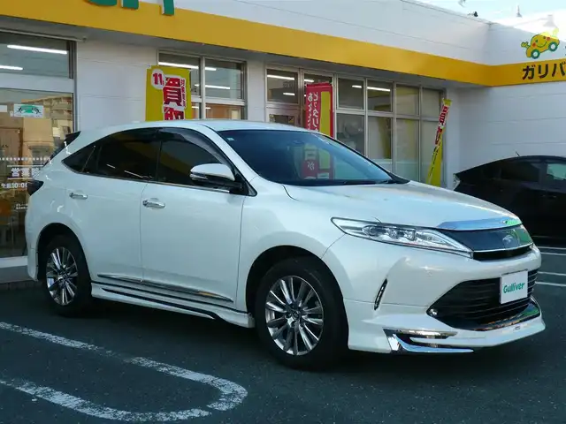 トヨタ ハリアー プレミアム 静岡県 2019(平31)年 2.8万km ホワイトパールクリスタルシャイン ワンオーナー/禁煙車/モデリスタエアロ/ALPINEナビ/バックカメラ/フルセグテレビ/Bluetooth/DVD再生/セーフティーセンス/・プリクラッシュセーフティー/・レーンディパーチャーアラート/・レーダークルーズコントロール/・アダプティプハイビーム/ハーフレーザーシート/パワーシート/パワーバックドア/スマートキー/スペアキー/カードキー/フロアマット/ETC/新車保証書/取扱説明書