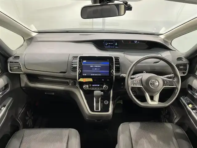 日産 セレナ ハイウェイスターVセレクションⅡ 愛知県 2019(平31)年 4.6万km 黒 純正９インチナビ/両側パワースライドドア/純正フリップダウンモニター/衝突軽減ブレーキ/車線逸脱警報/クリアランスソナー/クルーズコントロール/ドライブレコーダー/ビルトインＥＴＣ/アクセサリーソケット/アイドリングストップ/純正フロアマット/純正16インチアルミホイール