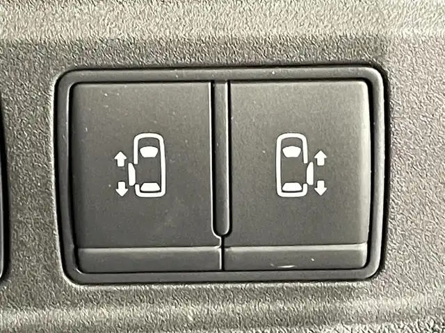 日産 セレナ ハイウェイスターVセレクションⅡ 愛知県 2019(平31)年 4.6万km 黒 純正９インチナビ/両側パワースライドドア/純正フリップダウンモニター/衝突軽減ブレーキ/車線逸脱警報/クリアランスソナー/クルーズコントロール/ドライブレコーダー/ビルトインＥＴＣ/アクセサリーソケット/アイドリングストップ/純正フロアマット/純正16インチアルミホイール