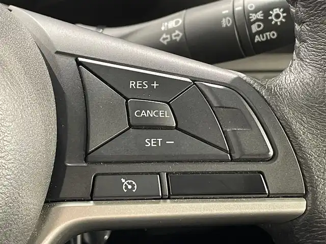 日産 セレナ ハイウェイスターVセレクションⅡ 愛知県 2019(平31)年 4.6万km 黒 純正９インチナビ/両側パワースライドドア/純正フリップダウンモニター/衝突軽減ブレーキ/車線逸脱警報/クリアランスソナー/クルーズコントロール/ドライブレコーダー/ビルトインＥＴＣ/アクセサリーソケット/アイドリングストップ/純正フロアマット/純正16インチアルミホイール