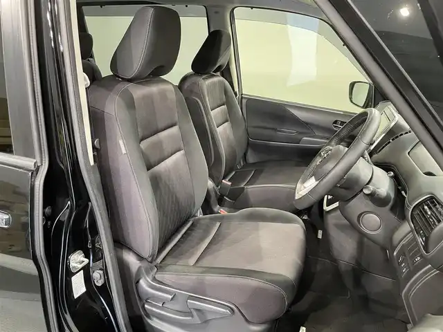 日産 セレナ ハイウェイスターVセレクションⅡ 愛知県 2019(平31)年 4.6万km 黒 純正９インチナビ/両側パワースライドドア/純正フリップダウンモニター/衝突軽減ブレーキ/車線逸脱警報/クリアランスソナー/クルーズコントロール/ドライブレコーダー/ビルトインＥＴＣ/アクセサリーソケット/アイドリングストップ/純正フロアマット/純正16インチアルミホイール