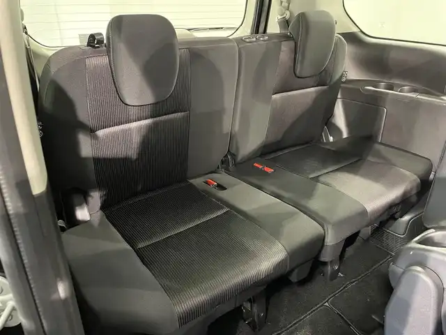 日産 セレナ ハイウェイスターVセレクションⅡ 愛知県 2019(平31)年 4.6万km 黒 純正９インチナビ/両側パワースライドドア/純正フリップダウンモニター/衝突軽減ブレーキ/車線逸脱警報/クリアランスソナー/クルーズコントロール/ドライブレコーダー/ビルトインＥＴＣ/アクセサリーソケット/アイドリングストップ/純正フロアマット/純正16インチアルミホイール