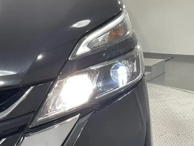 日産 セレナ ハイウェイスターVセレクションⅡ 愛知県 2019(平31)年 4.6万km 黒 純正９インチナビ/両側パワースライドドア/純正フリップダウンモニター/衝突軽減ブレーキ/車線逸脱警報/クリアランスソナー/クルーズコントロール/ドライブレコーダー/ビルトインＥＴＣ/アクセサリーソケット/アイドリングストップ/純正フロアマット/純正16インチアルミホイール