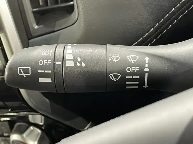 日産 セレナ ハイウェイスターVセレクションⅡ 愛知県 2019(平31)年 4.6万km 黒 純正９インチナビ/両側パワースライドドア/純正フリップダウンモニター/衝突軽減ブレーキ/車線逸脱警報/クリアランスソナー/クルーズコントロール/ドライブレコーダー/ビルトインＥＴＣ/アクセサリーソケット/アイドリングストップ/純正フロアマット/純正16インチアルミホイール