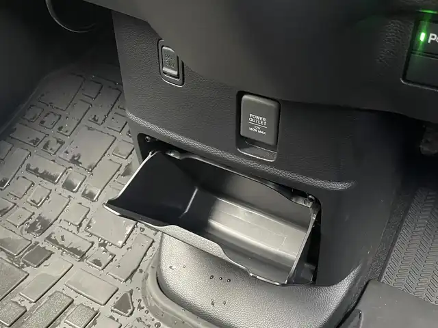 ホンダ Ｎ ＢＯＸ カスタム L 静岡県 2023(令5)年 0.6万km プラチナホワイトパール 1オーナー /ホンダセンシング /ACC/左側パワスラ /ディスプレイオーディオ  /Bカメラ /バックソナー /前席シートヒーター　/オートライト /ブレーキホールド　/ステアリングスイッチ /ウィンカーミラー /純正14インチAW/ウィンカーミラー/スペアキー /保証書/取説