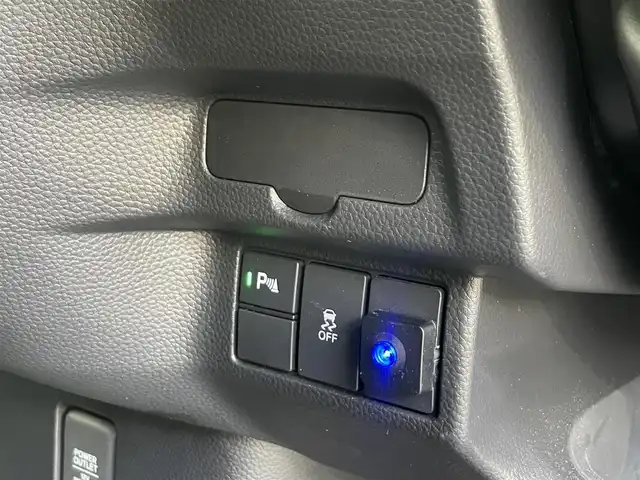 ホンダ Ｎ ＢＯＸ カスタム L 静岡県 2023(令5)年 0.6万km プラチナホワイトパール 1オーナー /ホンダセンシング /ACC/左側パワスラ /ディスプレイオーディオ  /Bカメラ /バックソナー /前席シートヒーター　/オートライト /ブレーキホールド　/ステアリングスイッチ /ウィンカーミラー /純正14インチAW/ウィンカーミラー/スペアキー /保証書/取説