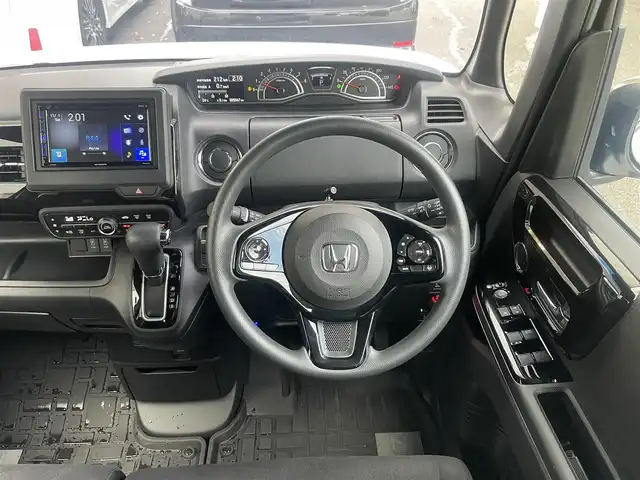 ホンダ Ｎ ＢＯＸ カスタム L 静岡県 2023(令5)年 0.6万km プラチナホワイトパール 1オーナー /ホンダセンシング /ACC/左側パワスラ /ディスプレイオーディオ  /Bカメラ /バックソナー /前席シートヒーター　/オートライト /ブレーキホールド　/ステアリングスイッチ /ウィンカーミラー /純正14インチAW/ウィンカーミラー/スペアキー /保証書/取説