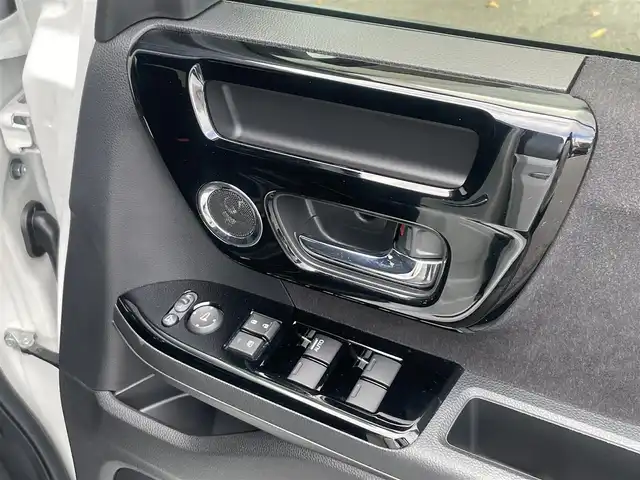 ホンダ Ｎ ＢＯＸ カスタム L 静岡県 2023(令5)年 0.6万km プラチナホワイトパール 1オーナー /ホンダセンシング /ACC/左側パワスラ /ディスプレイオーディオ  /Bカメラ /バックソナー /前席シートヒーター　/オートライト /ブレーキホールド　/ステアリングスイッチ /ウィンカーミラー /純正14インチAW/ウィンカーミラー/スペアキー /保証書/取説